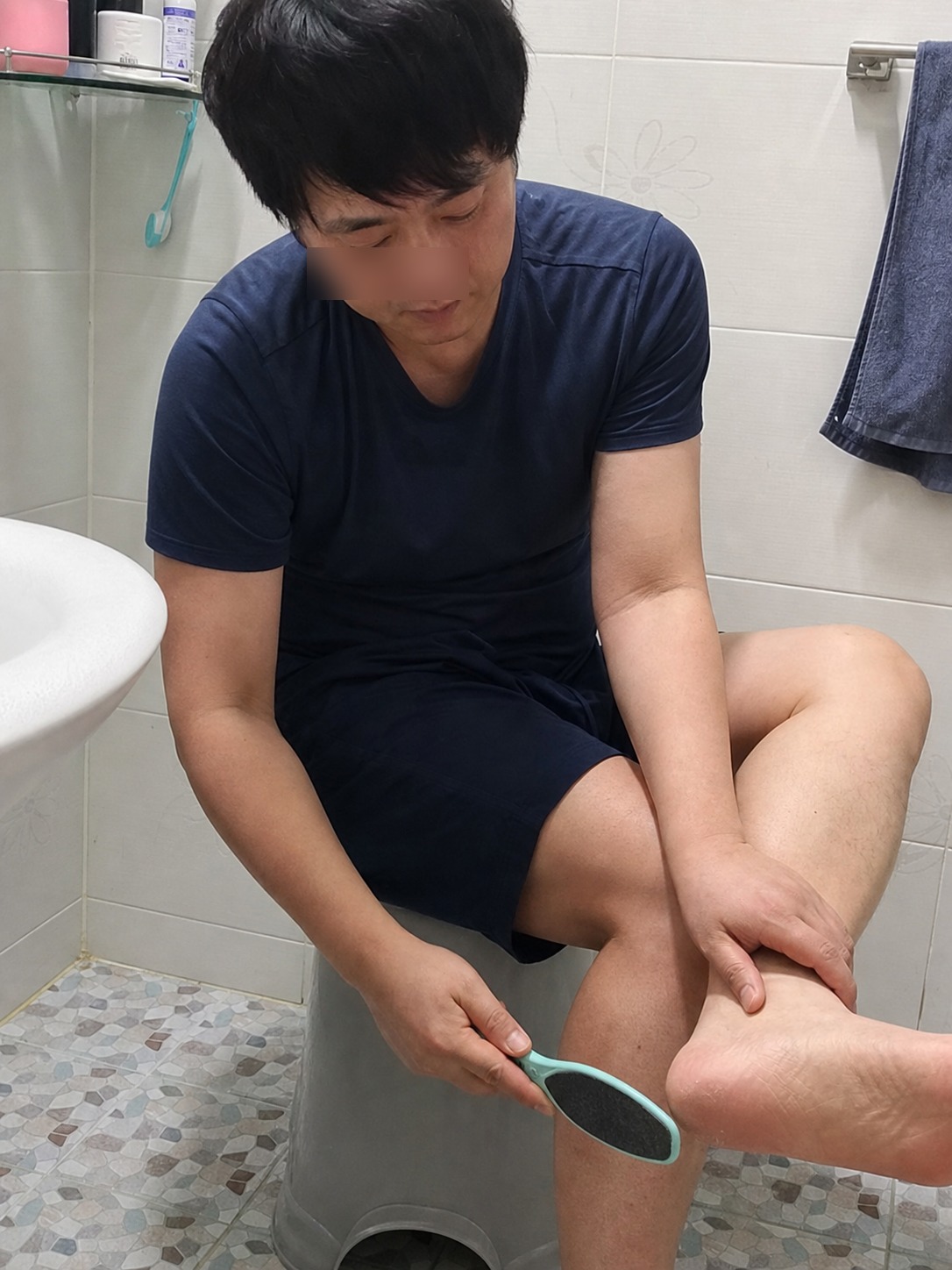 발 전용 파일은 세게 밀기보다 굳은 부분만 살살 정리하는 쪽이 편했습니다.