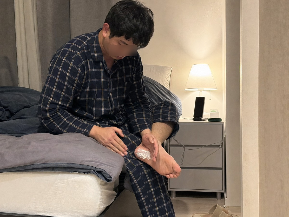 각질 정리 후에는 꾸덕한 크림을 바로 발라주는 게 제일 중요했어요.